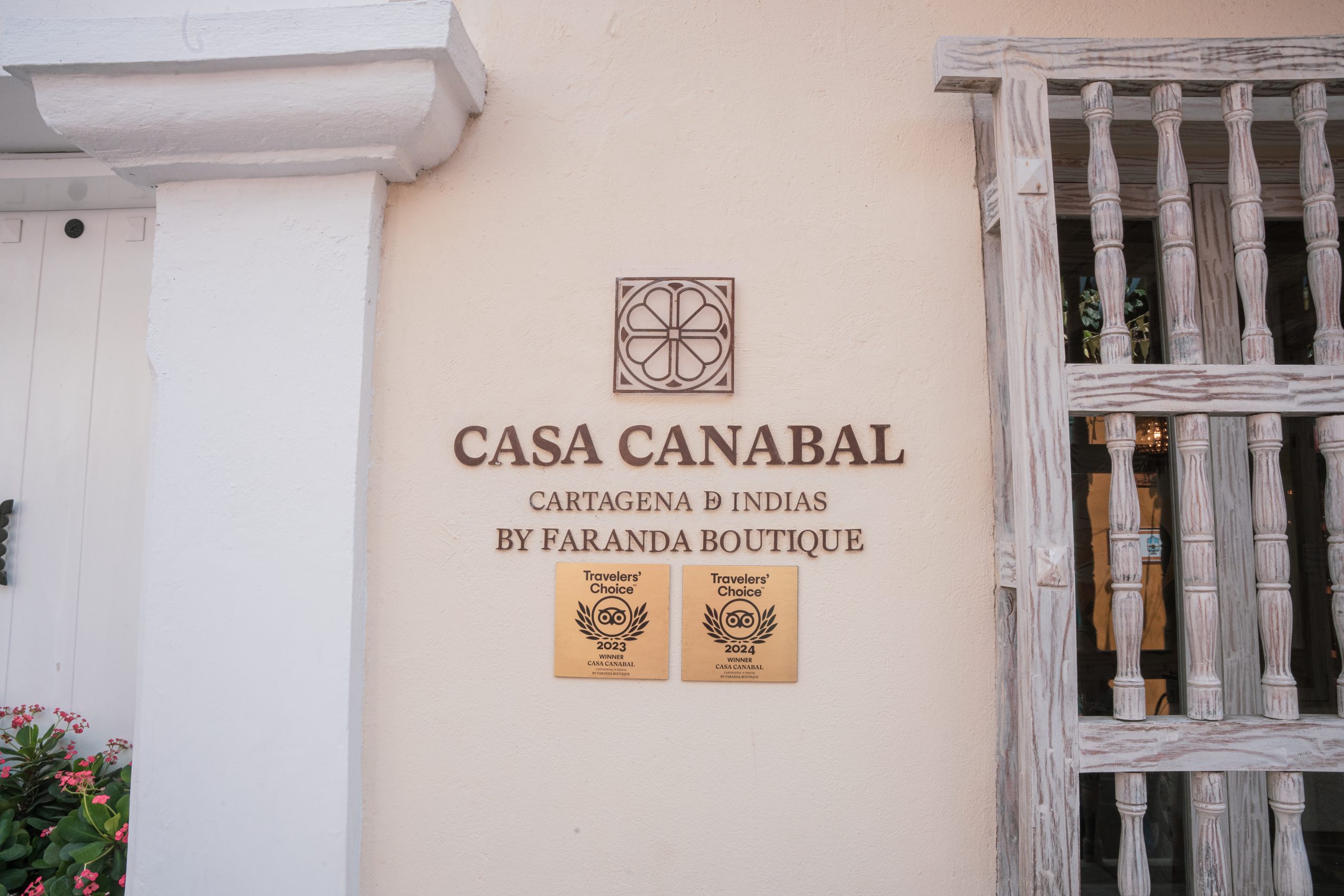 Facade of hotel Casa Canabal